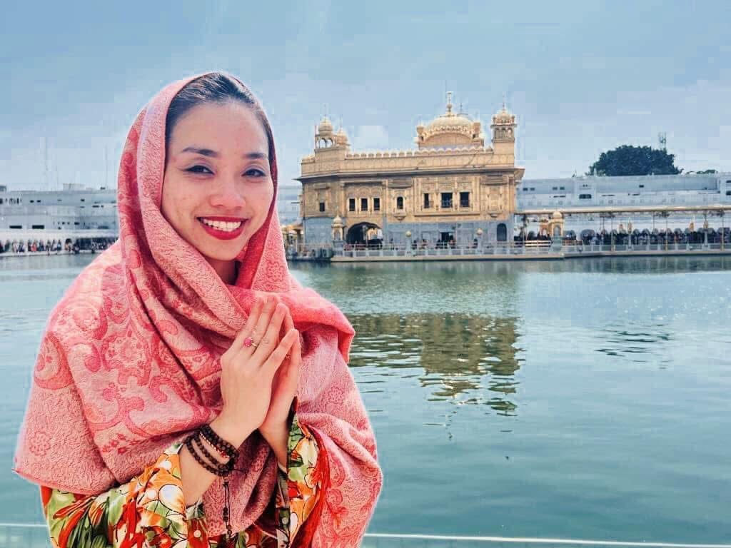Coach Lien tại Golden Temple, Amritsar, Ấn Độ